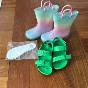 Kids Rainbow Glitter Light Up Rain Boots & Cat and Jack Green Sandals Toddler 8
